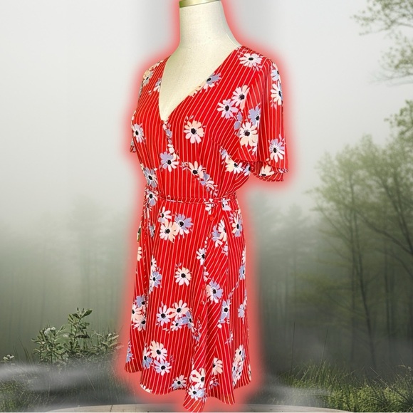 NWT Madewell ‘Button-Wrap Dress in Daisy Society’ in “Retro Stripe Lipstick Red” - Picture 8 of 16